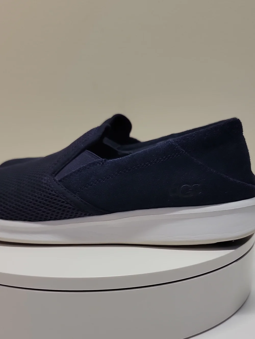 UGG Mens Navy Mesh Treadlite Loafers with White Sole Size 11.5